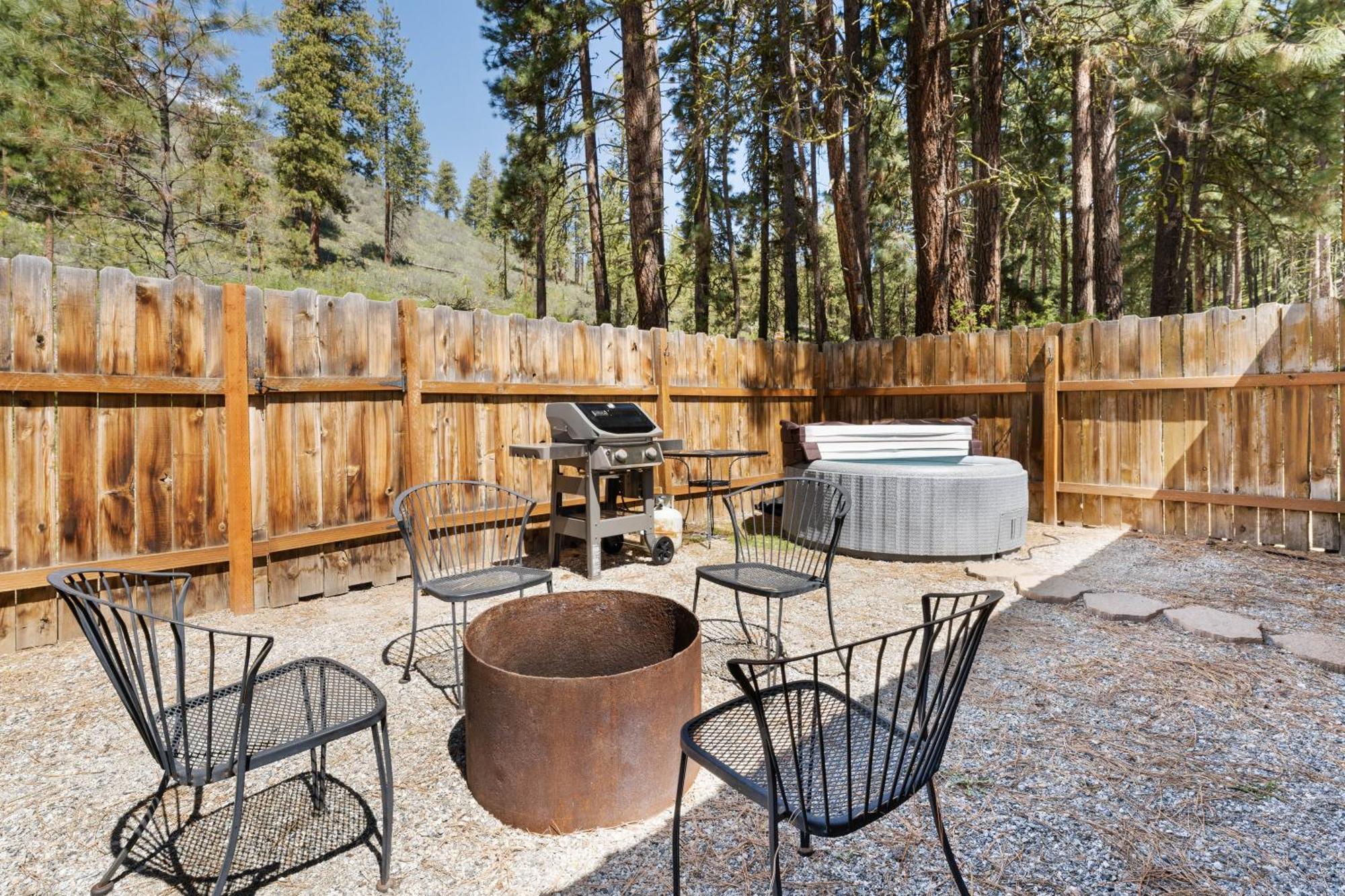 Echo Valley Resort + Cabins Manson Exterior foto